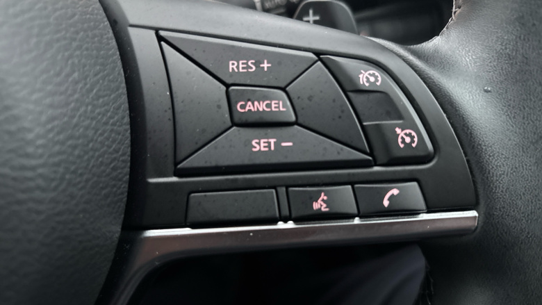 Nissan Juke 1.0 DiG-T N-Connecta 5dr DCT Petrol Hatchback